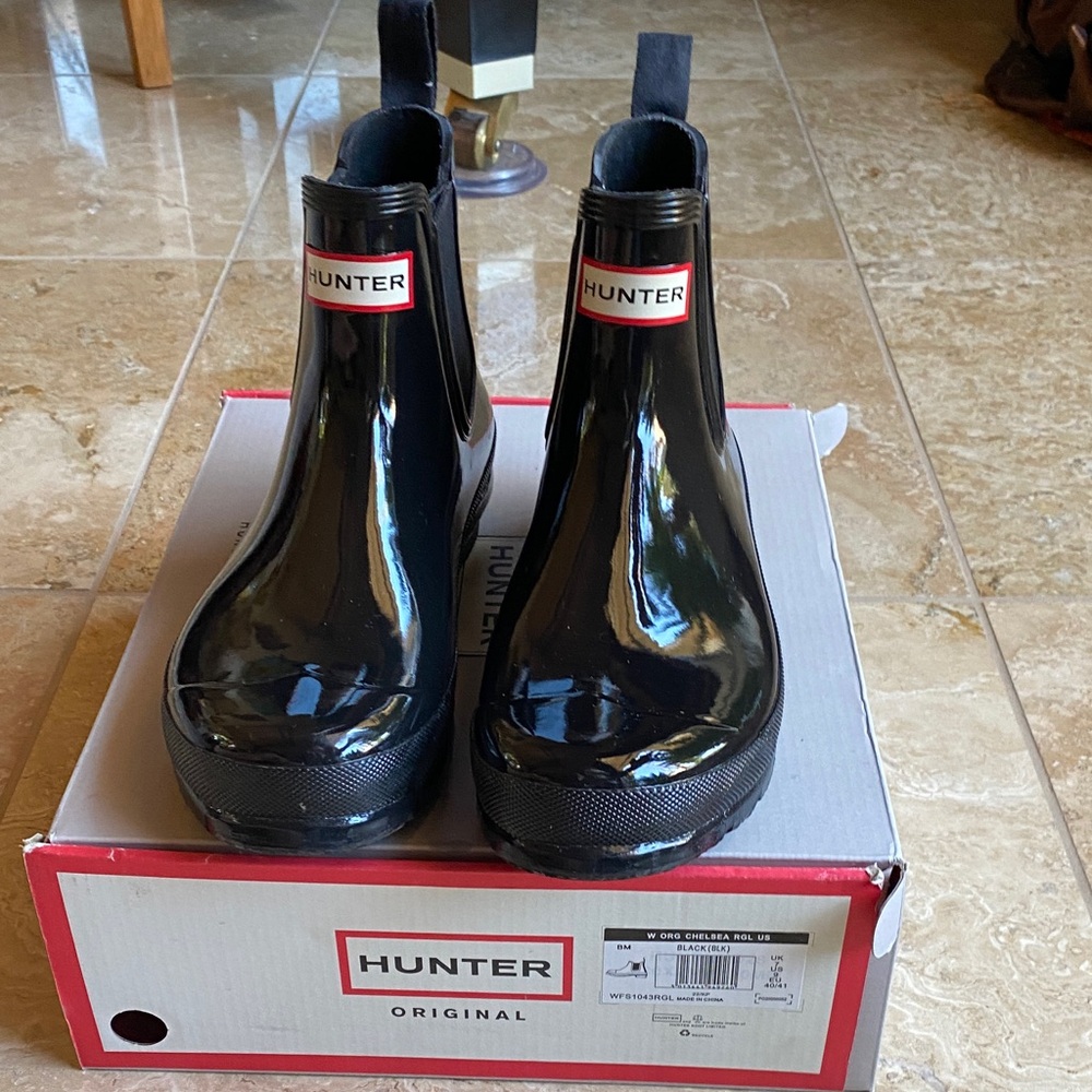 Hunter Black Gloss Patent Rain Chelsea Boots size 9